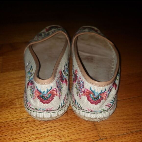 Gianni Bini embroidered Slip-On Flats - Picture 4 of 7